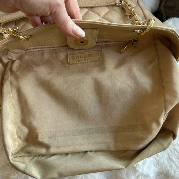 Chanel Caviar Petite Shopping Tote - Picture 13 of 15